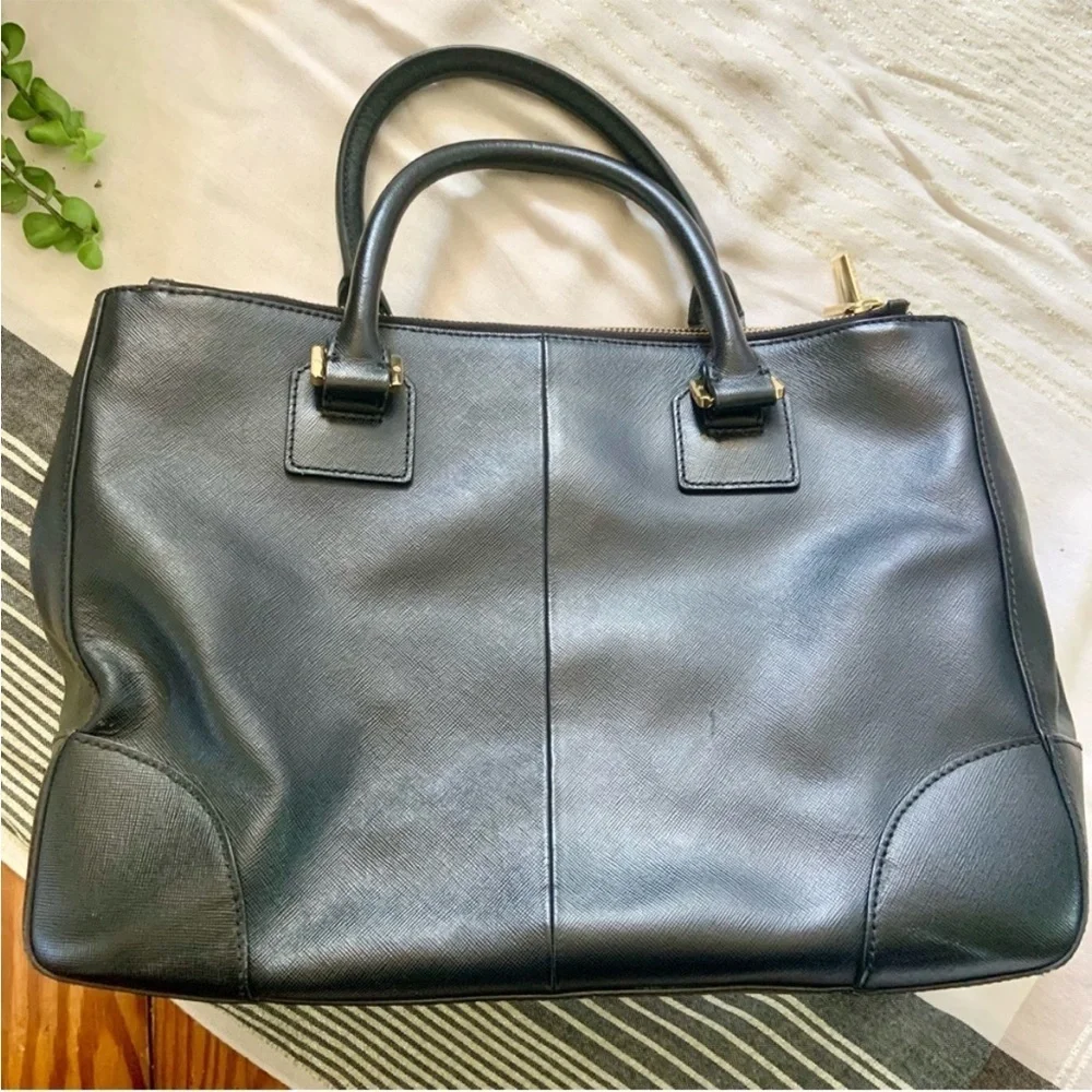 Tory Burch Robinson Double Zipper Black Leather Tote Bag Top Handle & Strap